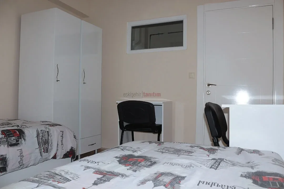 Çağdaş Erkek Apart fotoğraf 4