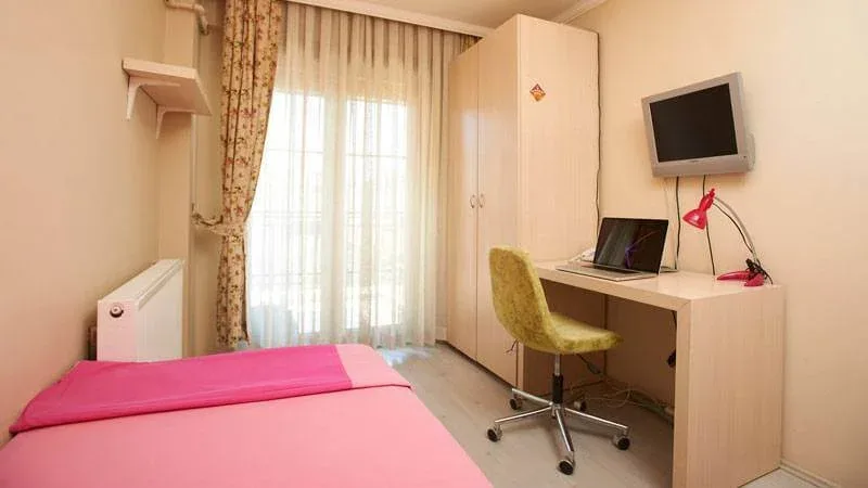 Dream Kız Apart