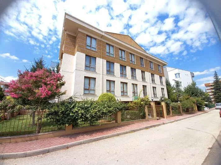 Ege Erkek Apart fotoğraf 2