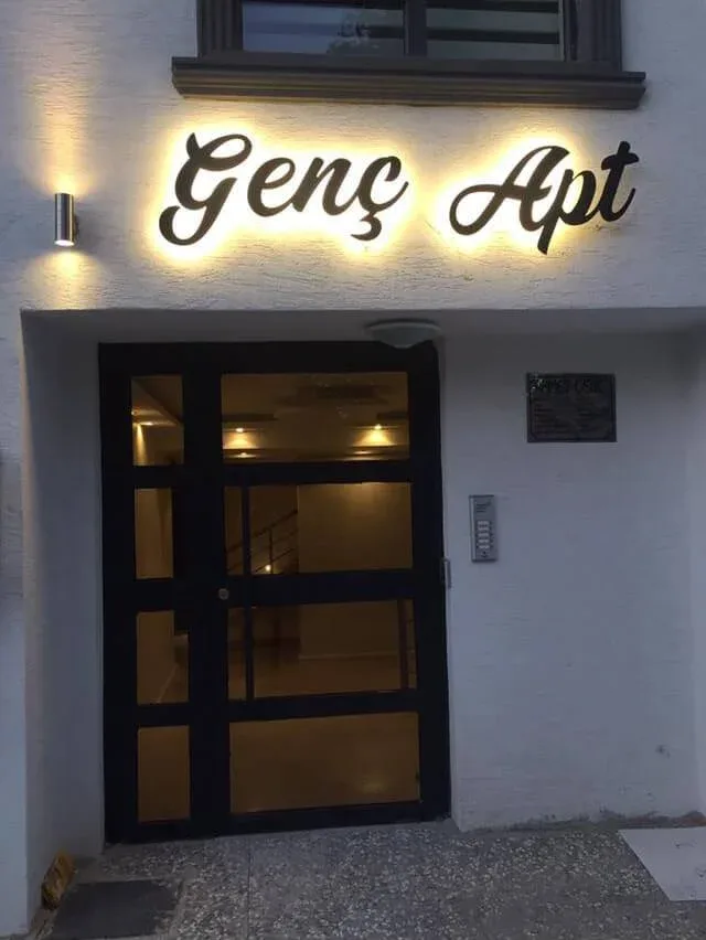 Genç Kız Apart fotoğraf 3