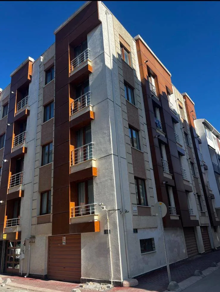 Karakayalar Kız Apart